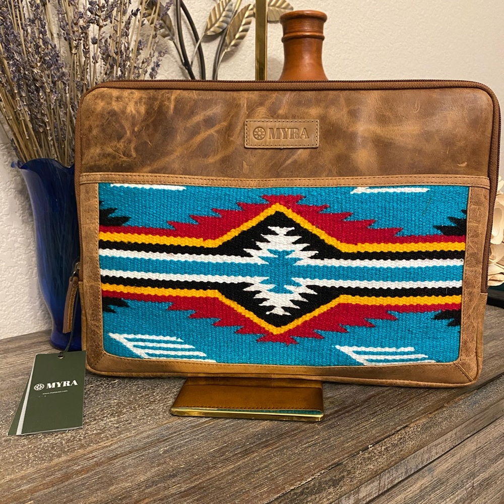 NWT Myra Bag MINERVA PRAIRIE LAPTOP CASE IN BLUE AND BROWN